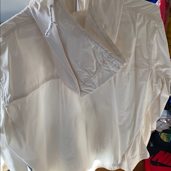 Uni Qlo Wind Breaker - Picture 3 of 3